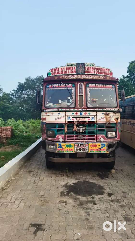 Lorry 2019 model tipper