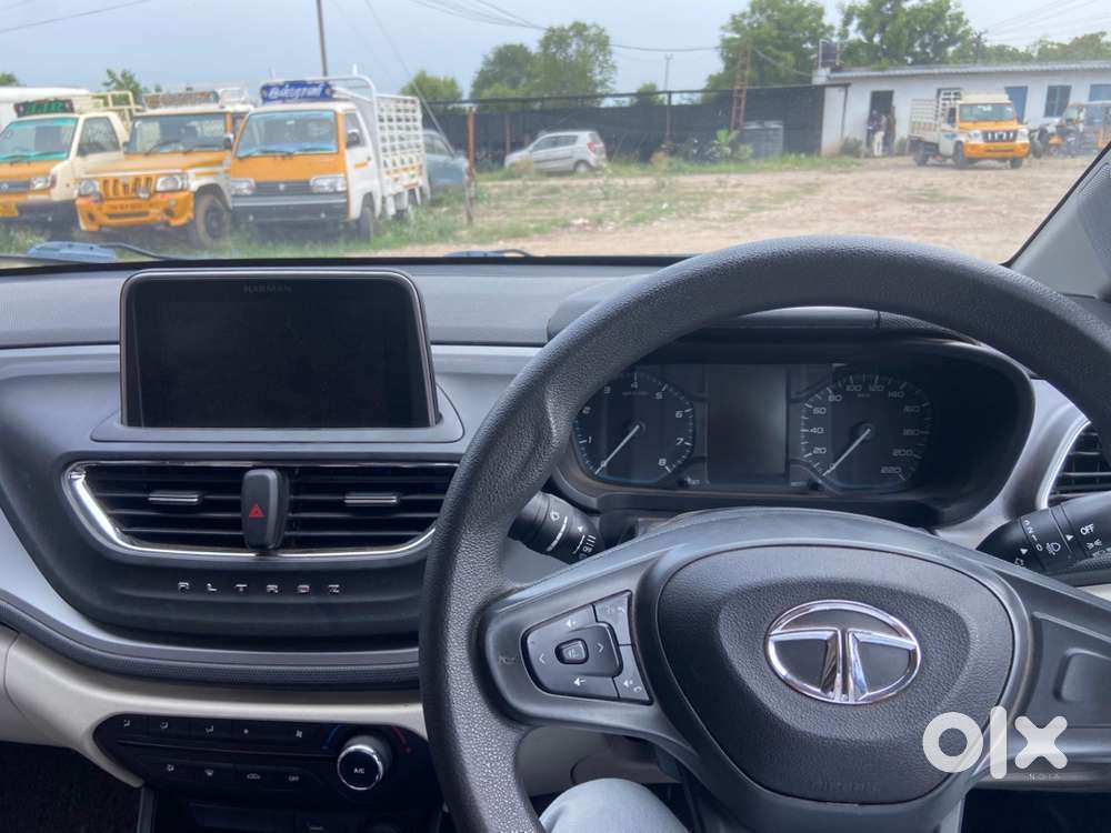 Tata Altroz Petrol 2023