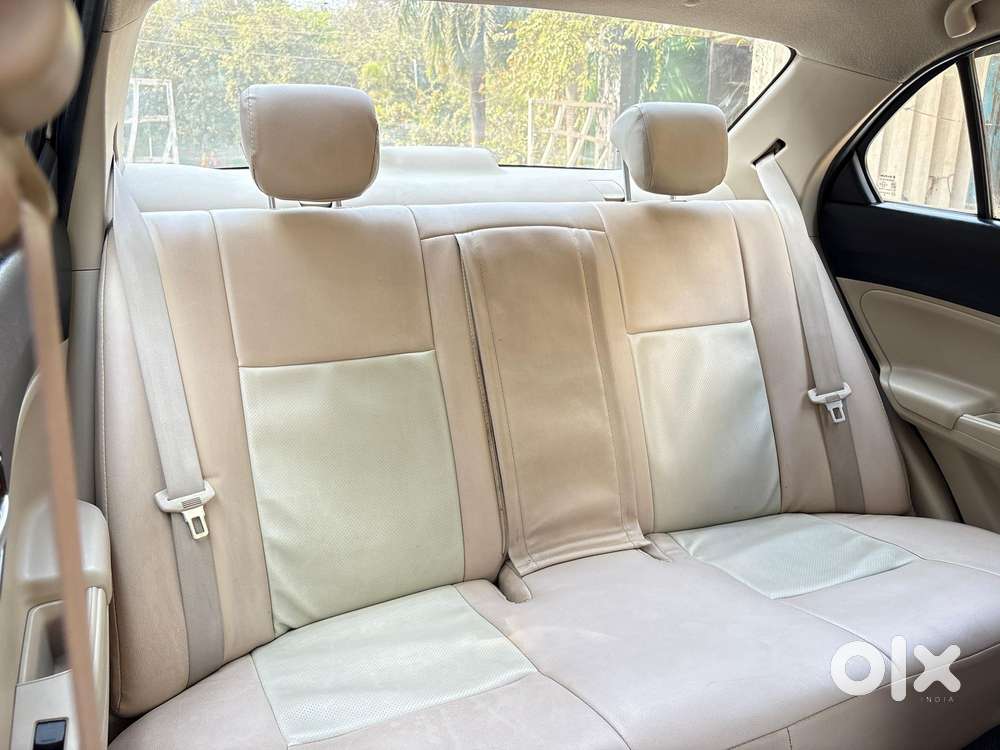 Maruti Suzuki Swift Dzire Vxi Optional, 2018, Petrol