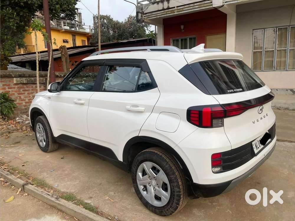 Hyundai Venue 2022 Petrol Well Maintained