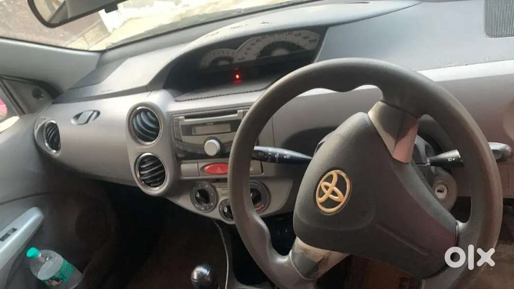 Toyota Etios Liva V Limited 2011