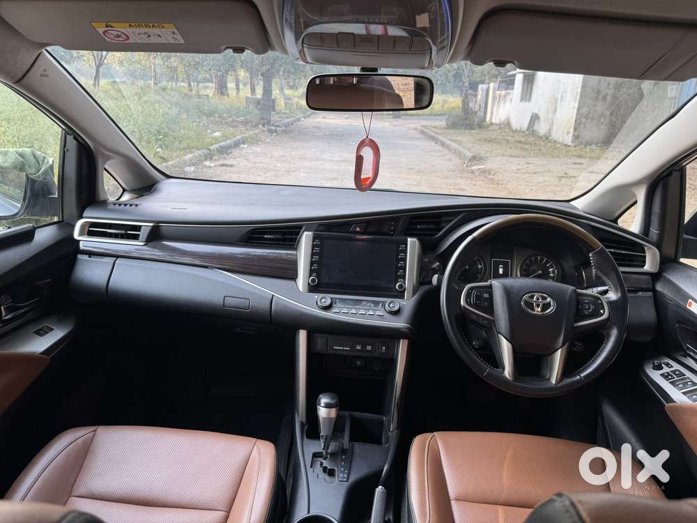 Toyota Innova Crysta [2020-ongoing] 2.4 Zx 7 Str, 2022, Diesel