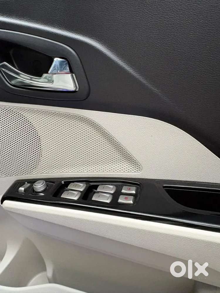 Mahindra Xuv300 W8(o) Diesel Bs-vi Car Of 2023