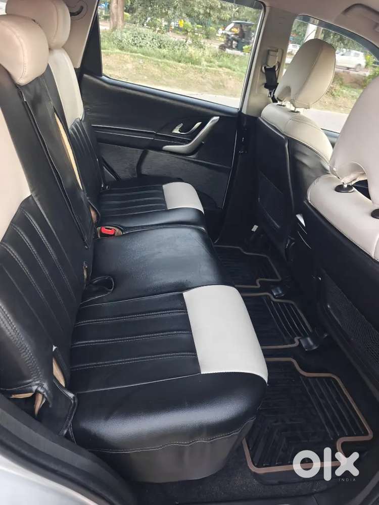 Mahindra Xuv500 2.2 W7 2019