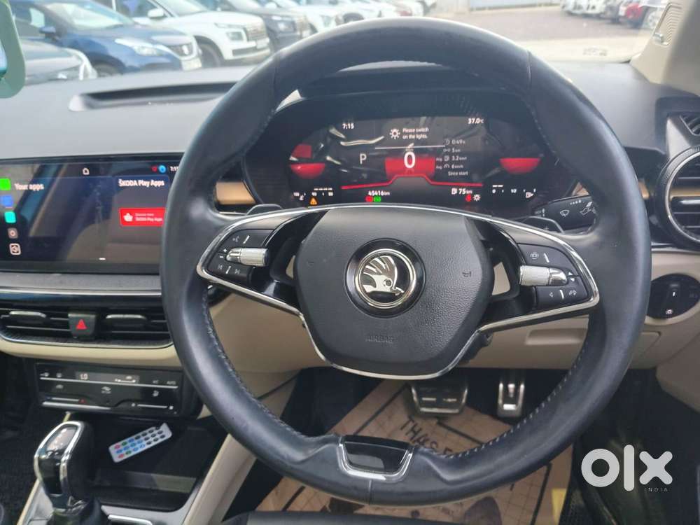 Skoda Slavia Style 1.0l Tsi At, 2022, Petrol