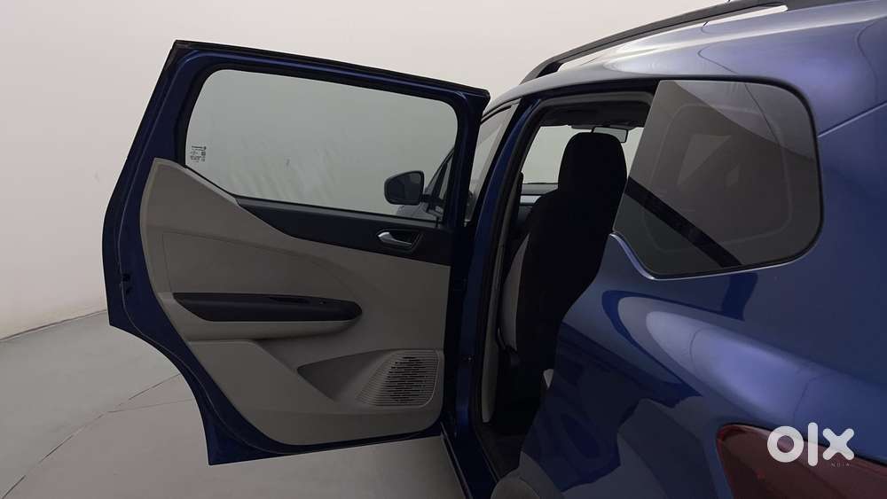 Renault Triber Rxz Easy-r Amt, 2022, Petrol