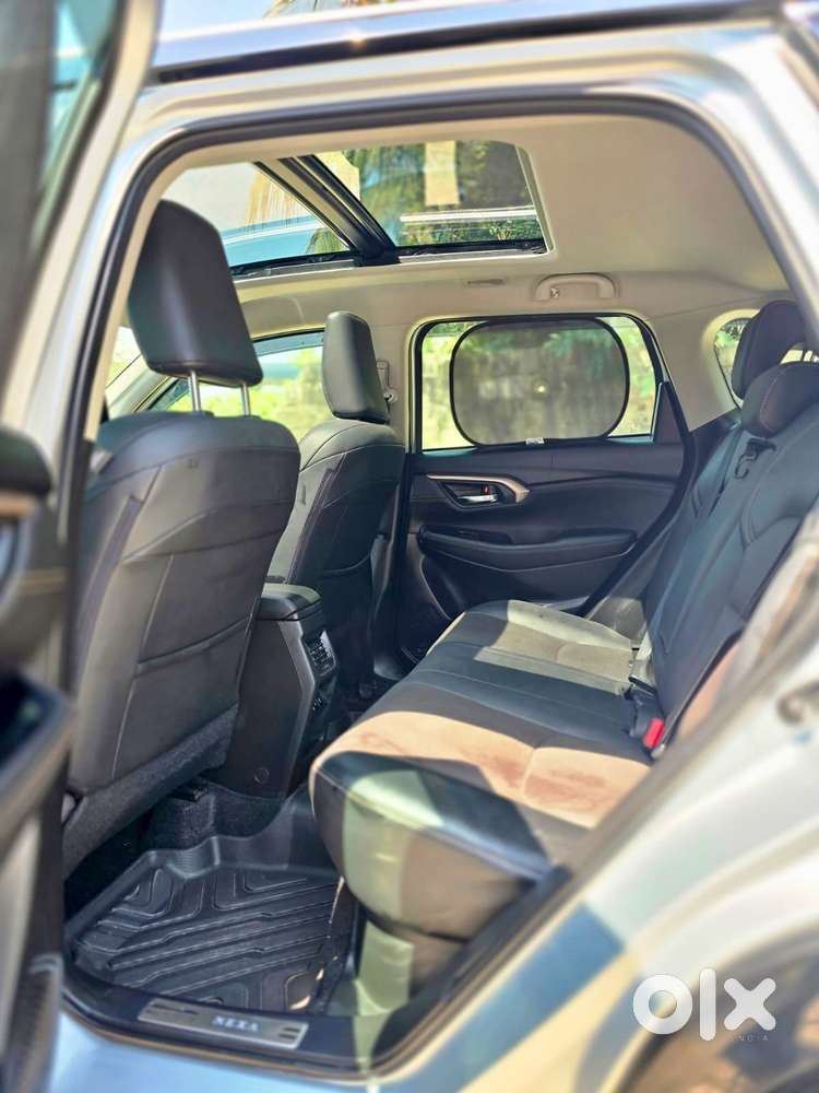 Maruti Suzuki Grand Vitara 1.5 Alpha Plus Dual Tone Intelligent Hybr..