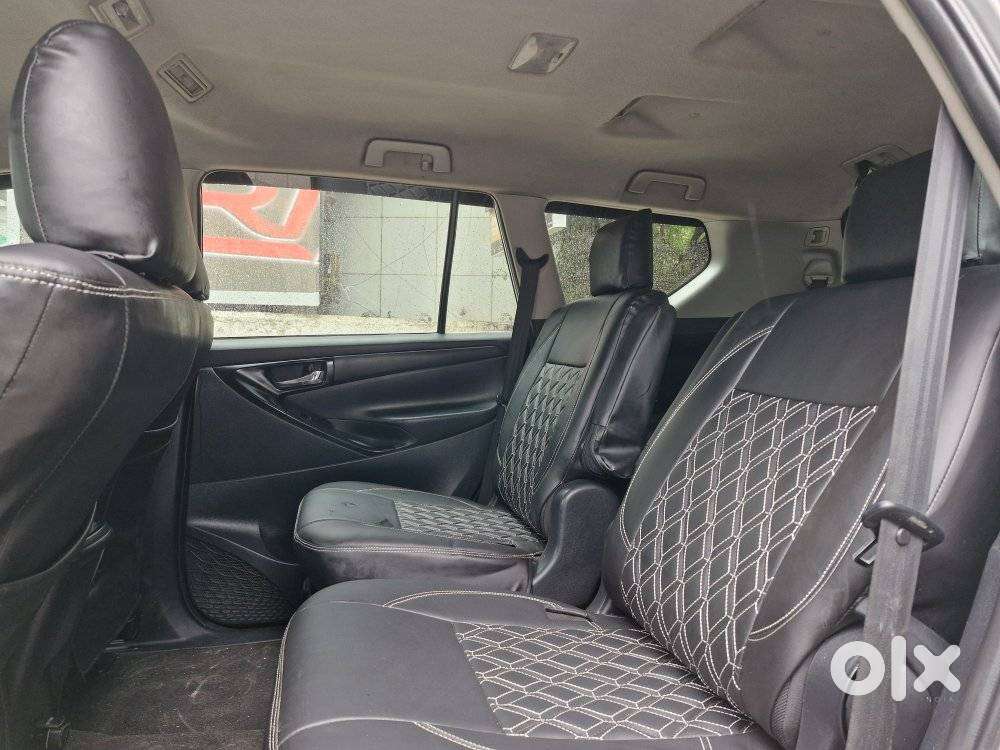 Toyota Innova Crysta 2.4 G Mt 7 Str, 2017, Diesel