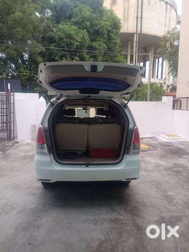 Toyota Innova 2.5 G (diesel) 7 Seater Bs Iv, 2010, Diesel