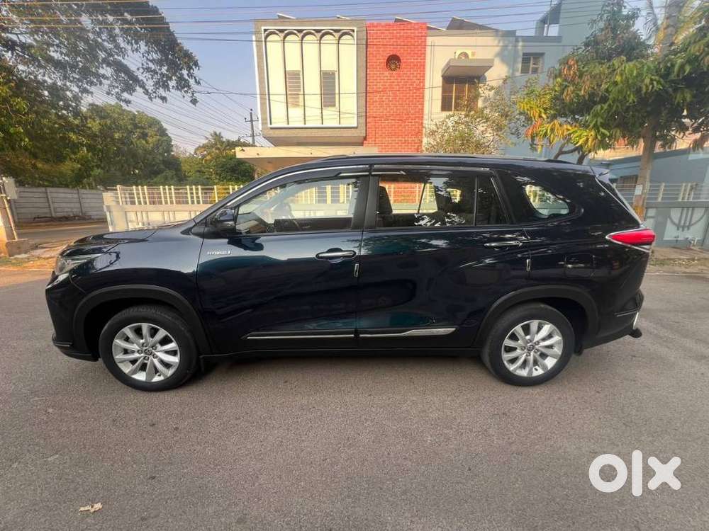 Toyota Innova Hycross 2.0 Vx (o) Hybrid 8 Str, 2024, Petrol