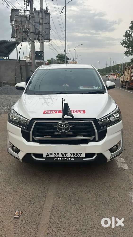 Toyota Innova Crysta 2.4 2025