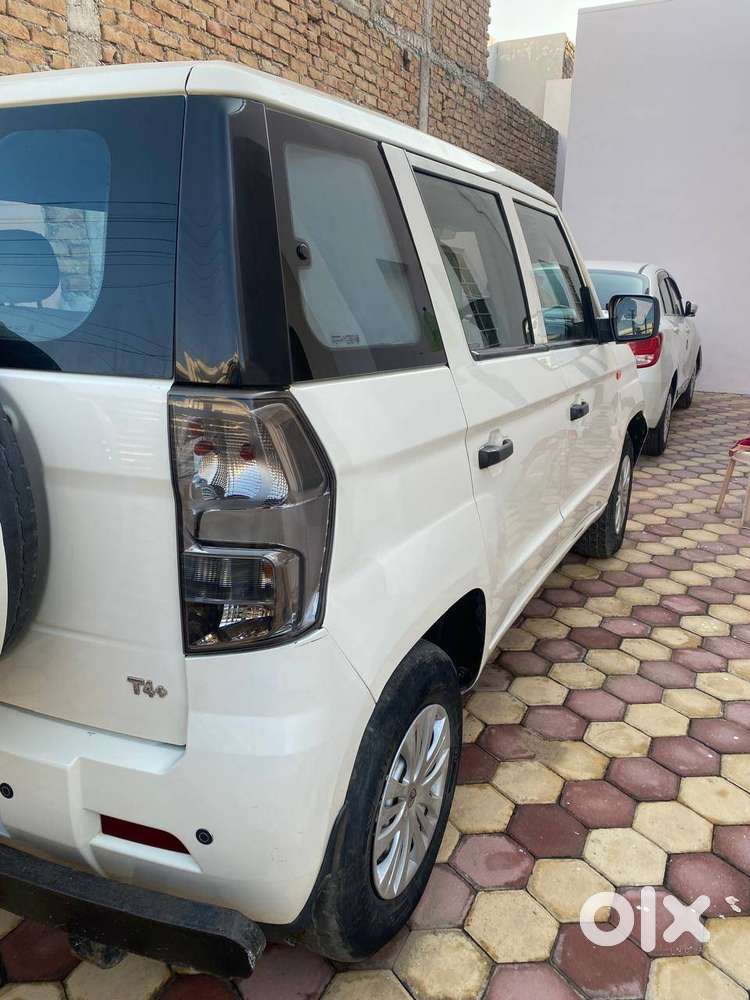 Mahindra Tuv 300 (2020)