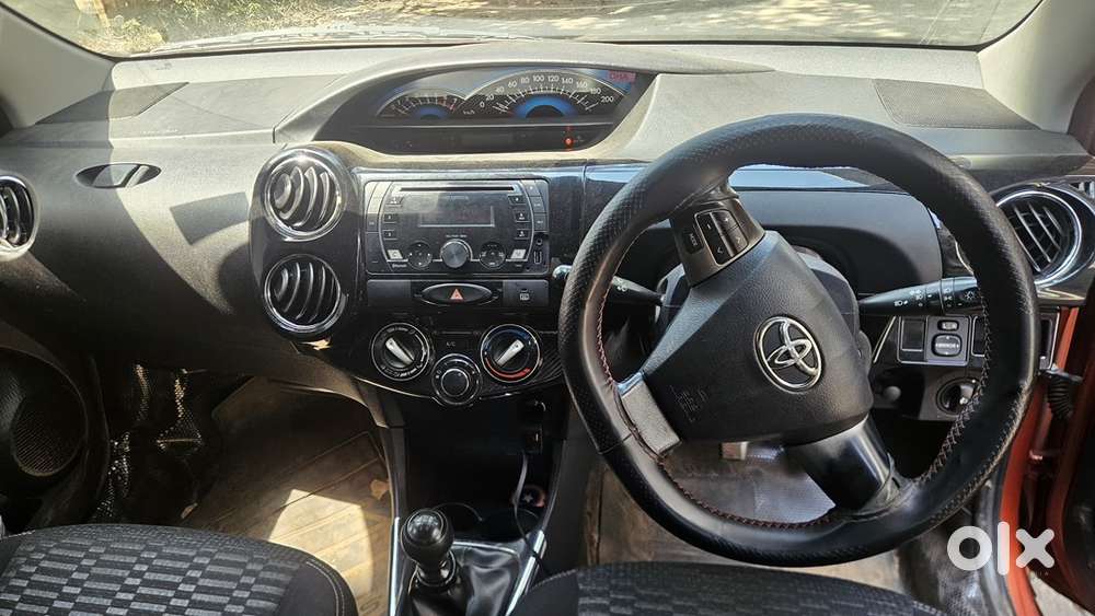 Toyota Etios Cross 2015