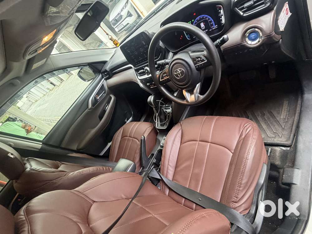 Toyota Urban Cruiser Hyryder 7 Seater V At Awd, 2023, Petrol