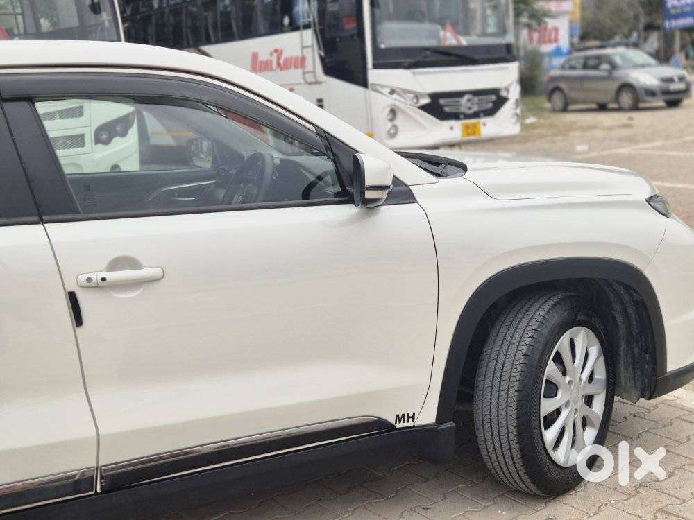 Maruti Suzuki Grand Vitara 1.5 Delta Smart Hybrid At, 2023, Petrol