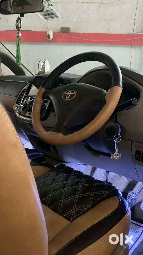 Toyota Innova Vx Petrol 2009 Model