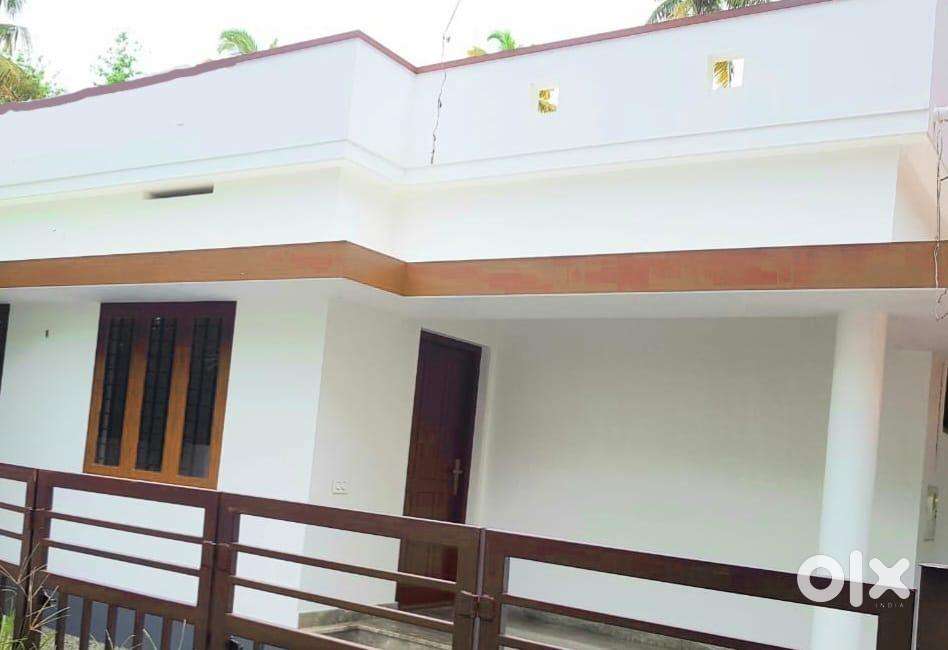 NEW 2BHK NEAR PARAVOOR ALUVA ROAD For Sale Houses & Apartments