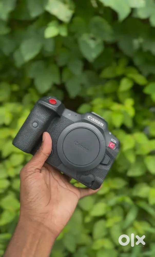 Canon eos R5C
Dubai purchased 
Neat - clean ✅