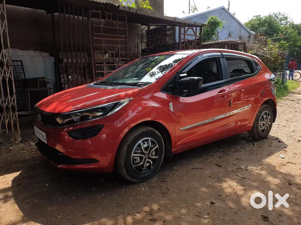 Altroz With Showroom Condition