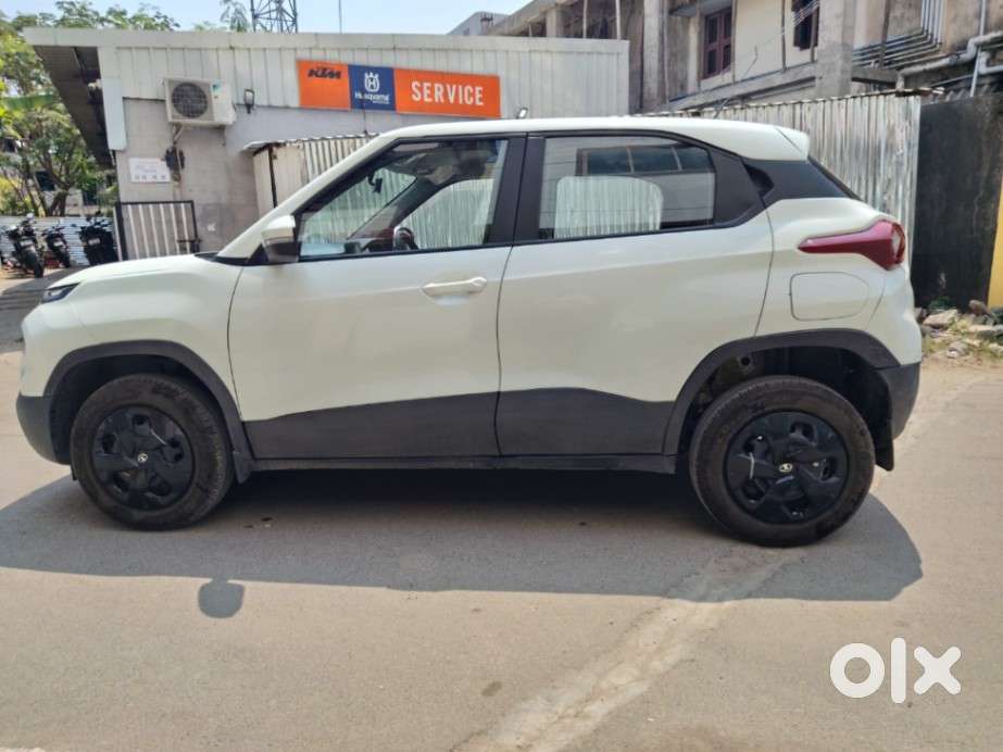 Tata Punch 1.2 Revotron Adventure Camo Rhythm Amt, 2025, Petrol