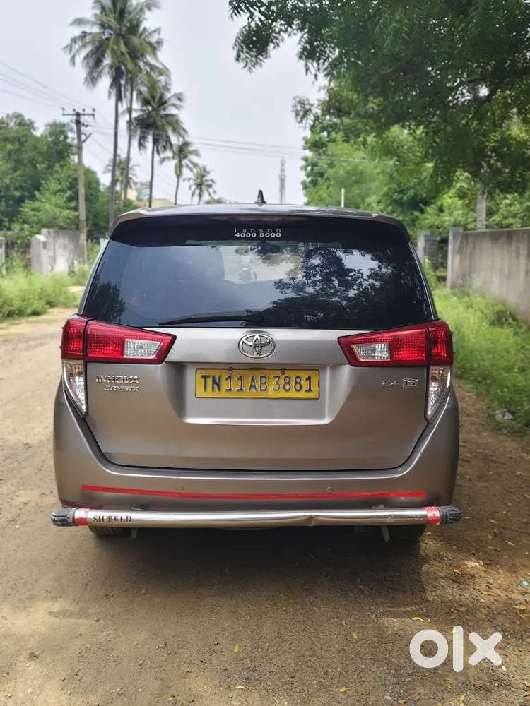 Toyota Innova Crysta 2.4 Mt 2017