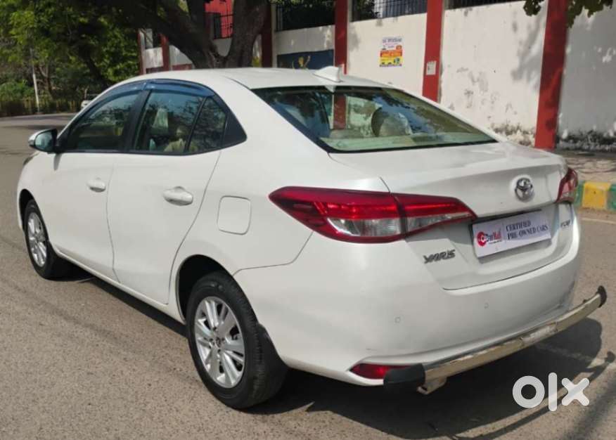 Toyota Yaris V Cvt, 2019, Petrol