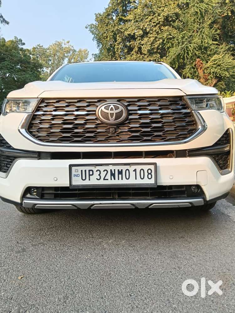 Toyota Innova Hycross 2.0 Zx Hybrid 7 Str, 2023, Cng & Hybrids
