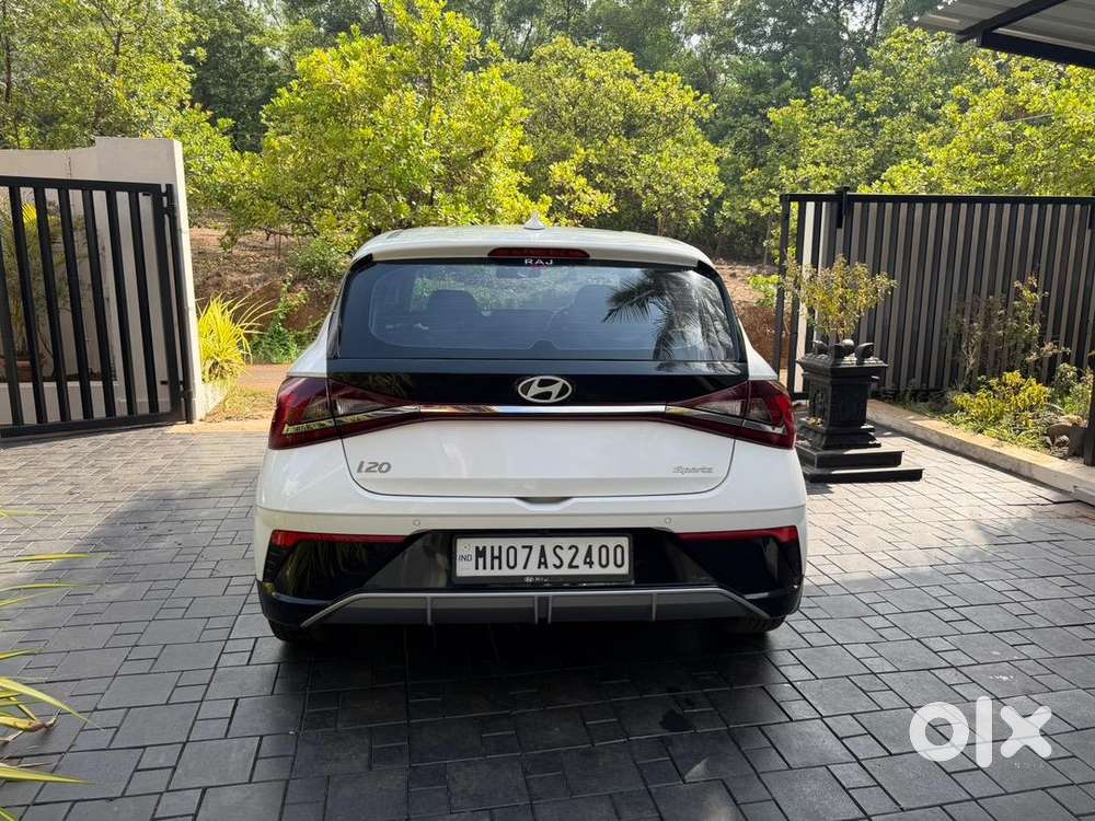 2024 Hyundai Petrol Automatic, Km Driven 34500