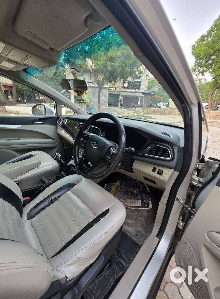 Mahindra Marazzo M6, 2018, Diesel