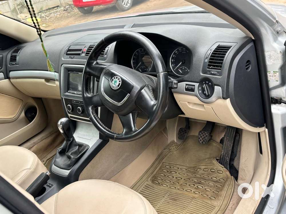 Skoda Laura Elegance 1.9 Tdi Mt, 2011, Diesel