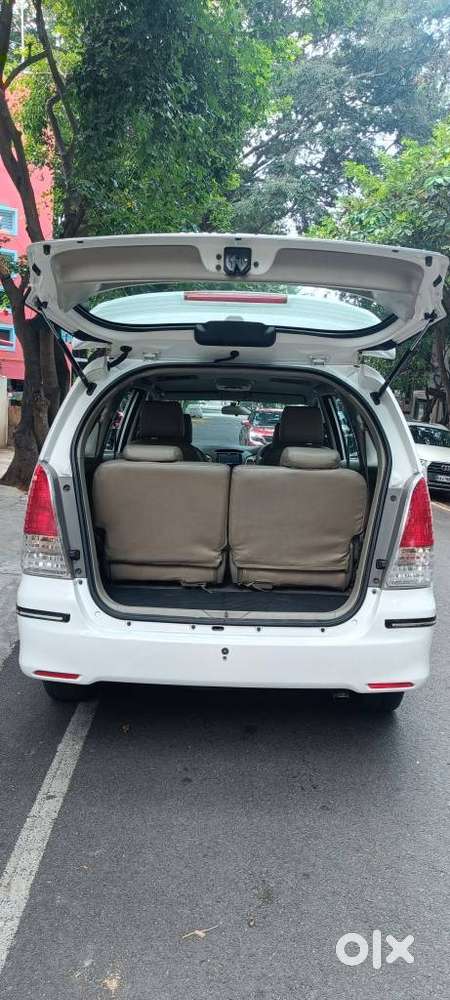 Toyota Innova 2.5 G (diesel) 7 Seater Bs Iv, 2010, Diesel