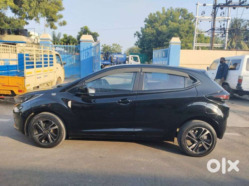 Tata Altroz 1.2 Xz Plus Dark Edition, 2022, Petrol