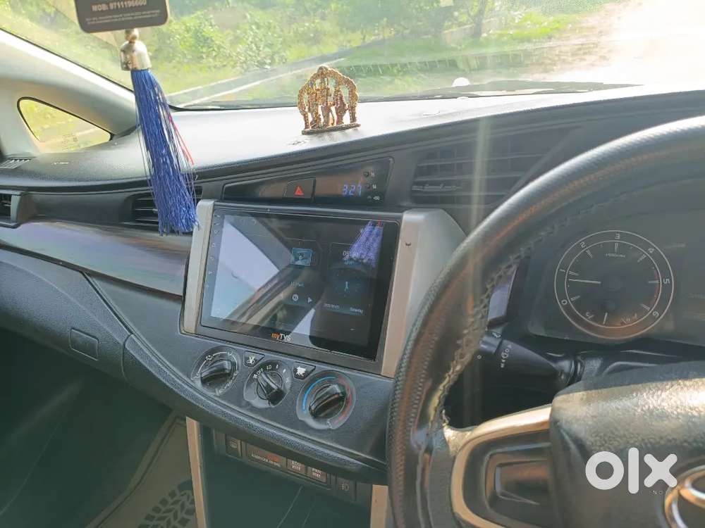 Inova Crysta 2.8 G / Diesel / Automatic