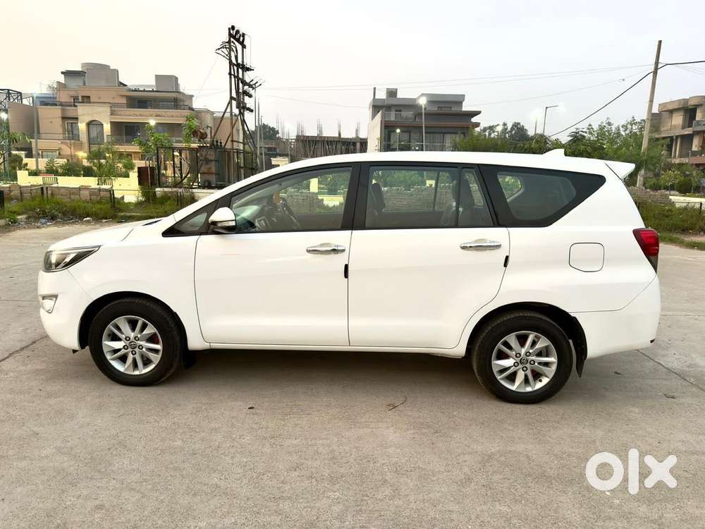 Toyota Innova Crysta 2.4 G Mt, 2017, Diesel