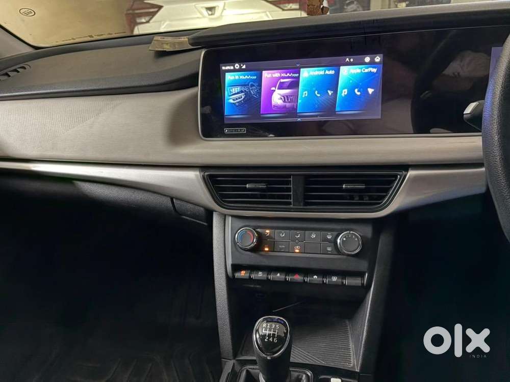 Mahindra Xuv700 2023 Petrol Well Maintained