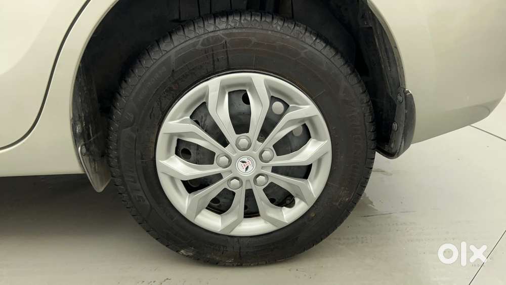 Maruti Suzuki Dzire 1.2 Vxi, 2019, Petrol