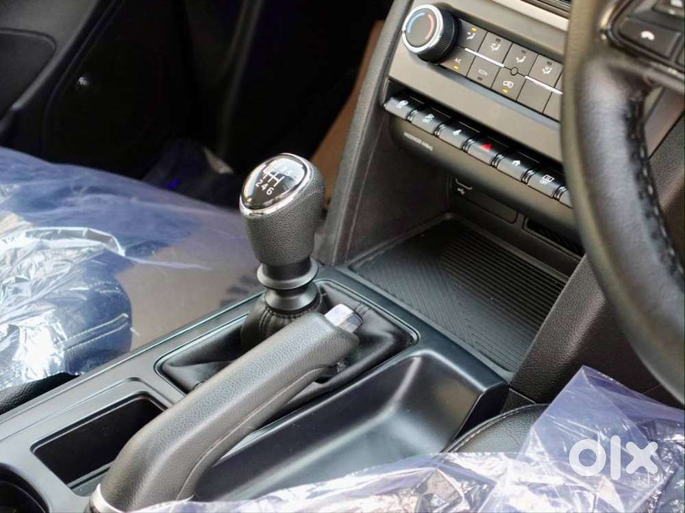 Mahindra Xuv700 2.2 Mx Diesel Mt 5 Str, 2024, Diesel