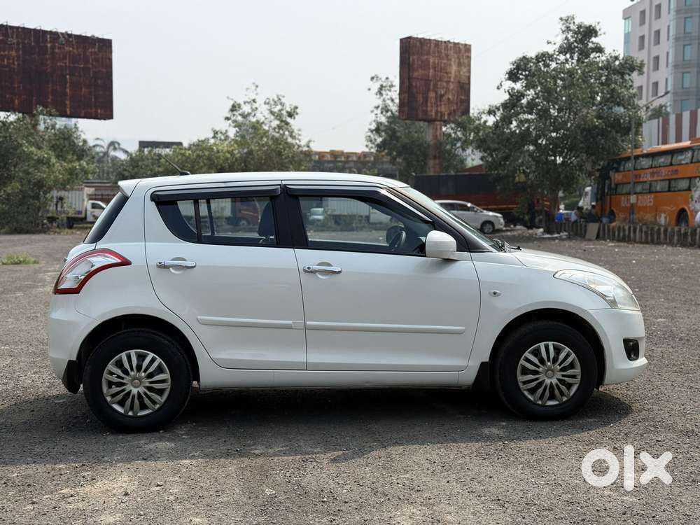 Maruti Suzuki Swift Lxi, 2012, Petrol