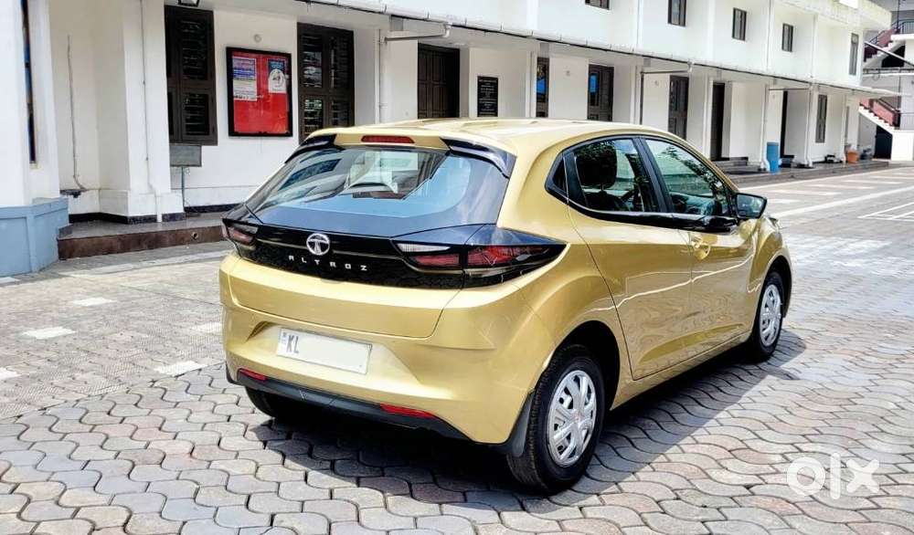 Tata Altroz 1.2 Xe, 2020, Petrol
