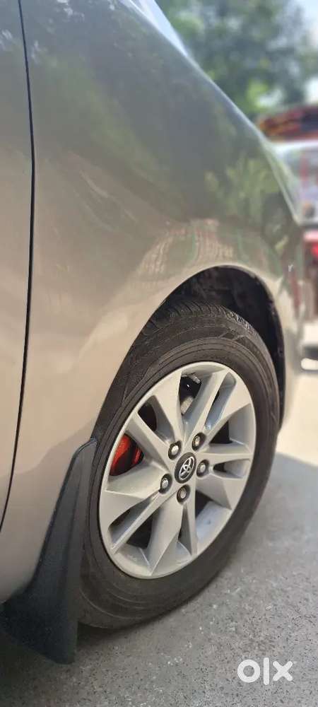 Toyota Innova Crysta 2.4v 2016