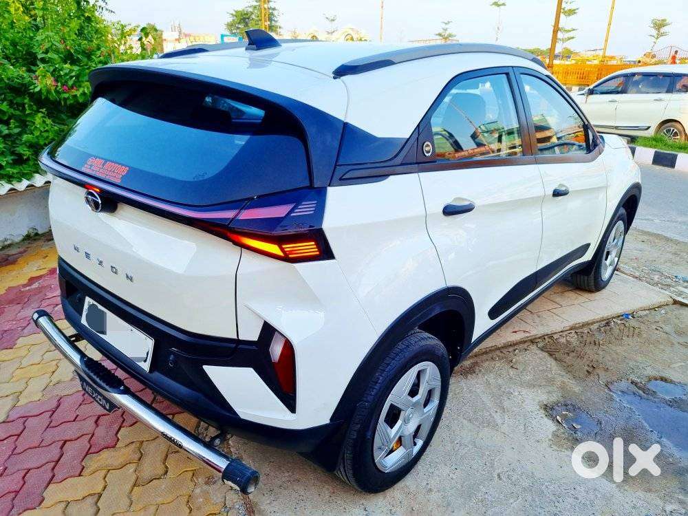 Tata Nexon Pure 1.2 Revotron Petrol 6 Mt, 2024, Petrol