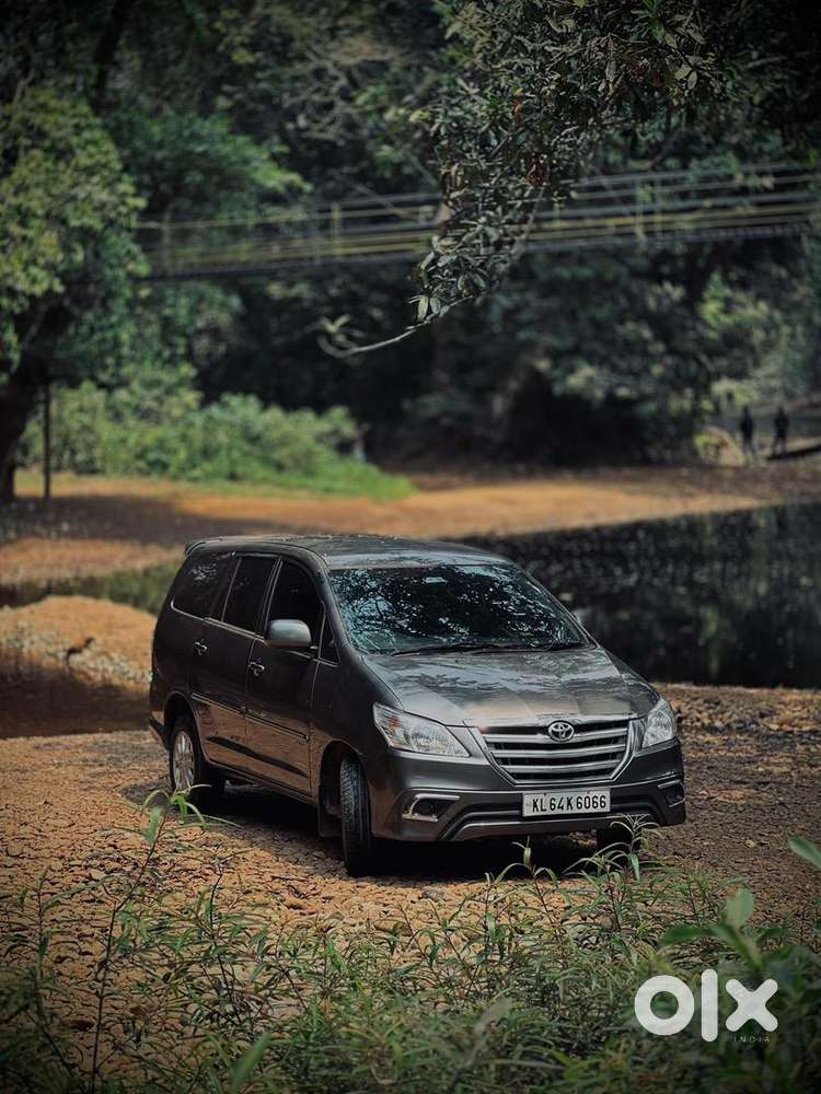 Toyota Innova 2011 Diesel 110000 Km Driven