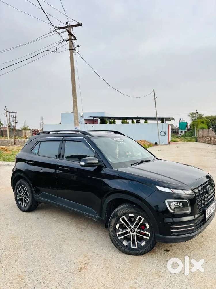Hyundai Venue 2024 Petrol 40000 Km Driven
