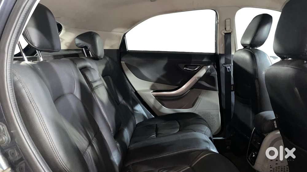 Tata Nexon 1.2 Revotron Xza Plus Dualtone, 2018, Petrol