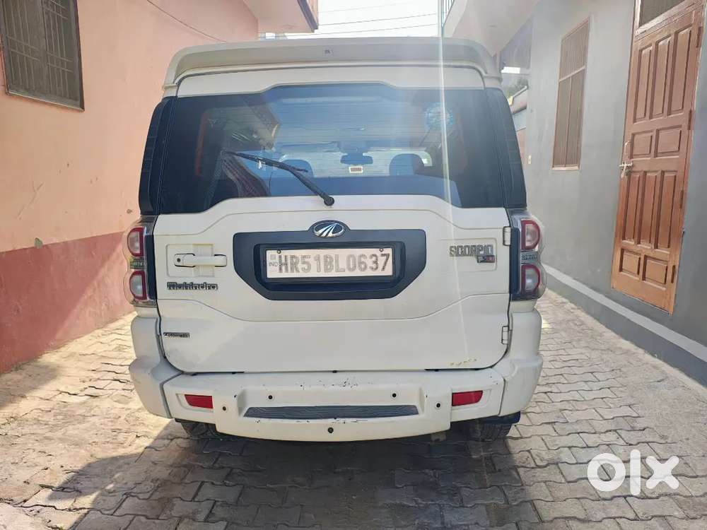 Mahindra Scorpio S10 Amt