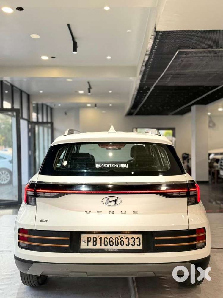 Hyundai Venue Sx Mt, 2023, Petrol