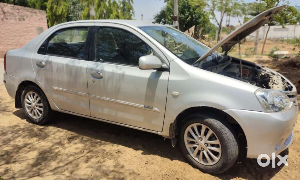 Toyota Etios V, 2011, Petrol