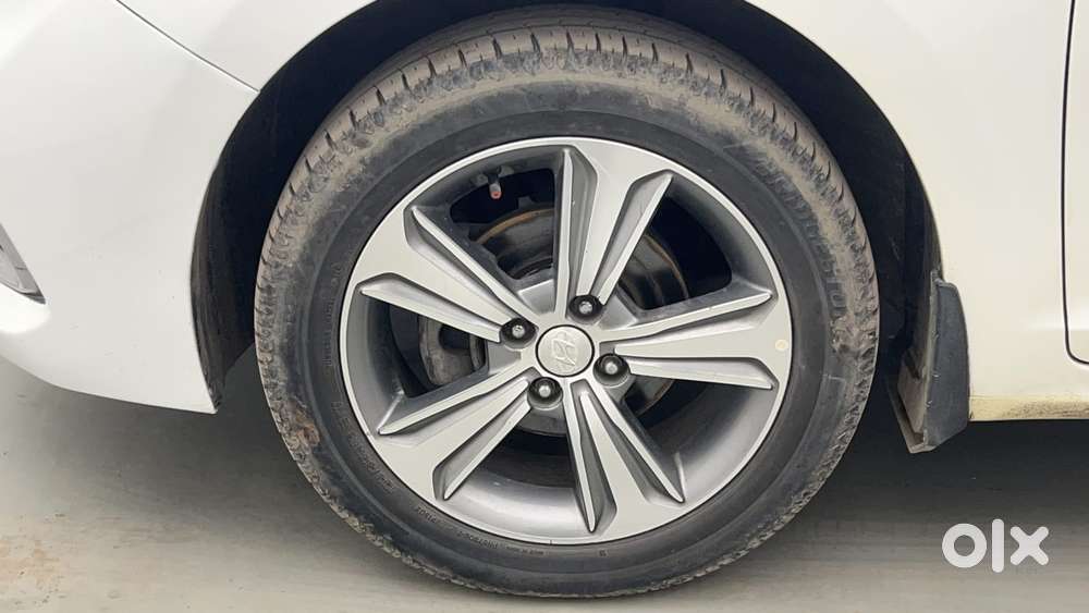 Hyundai Verna [2015-2017] Fluidic 4s 1.6 Crdi Sx (o) At, 2017, Petro..