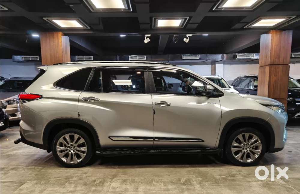 Toyota Innova Hycross 2.0 Zx Hybrid 7 Str, 2024, Petrol