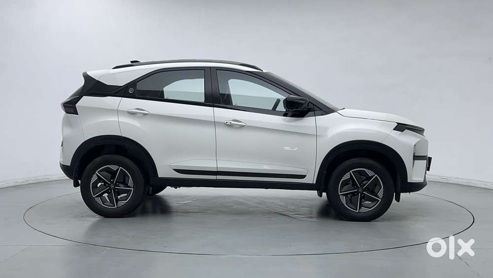 Tata Nexon Creative Plus 1.2 Petrol 6mt Dark Edition, 2024, Petrol